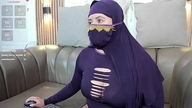 yasmin dina online show from May 31, 6:09 pm