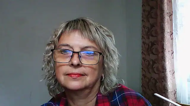 ElizabethGorden online show from July 28, 11:17 am