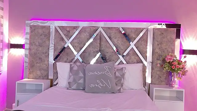 ParisRose  online show from July 15, 7:40 pm