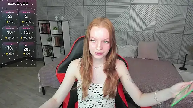 LunaTerry online show from May 15, 3:11 am