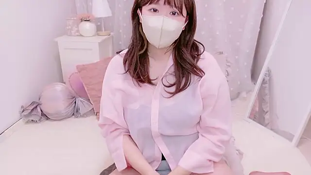  MOMOsan online show from May 15, 1:03 pm