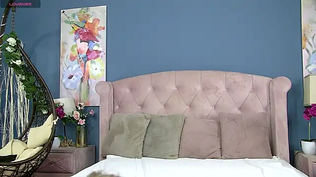 ZoeSkyee online show from July 22, 11:17 pm