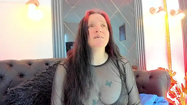 CloeMature online show from August 6, 9:55 pm