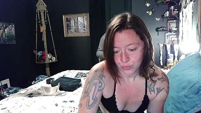 MoonlightOutlaws online show from June 10, 9:52 am