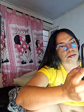 ZoeMorettii online show from June 17, 9:05 pm