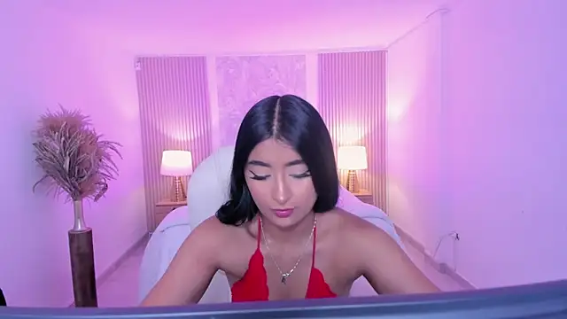 Clhoe collins online show from May 26, 3:06 am