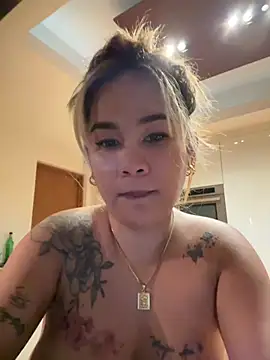 queenmia  ph online show from July 11, 6:08 pm