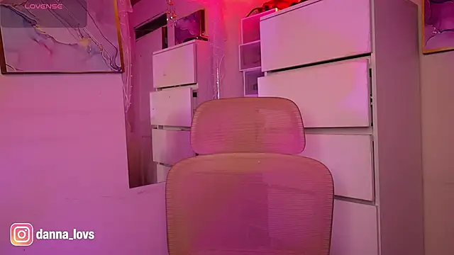 DannaaLovs online show from June 8, 9:14 pm