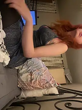 goddesslucyy online show from June 28, 11:33 pm