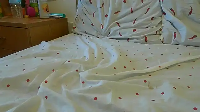 goddesslucyy online show from June 19, 1:47 pm