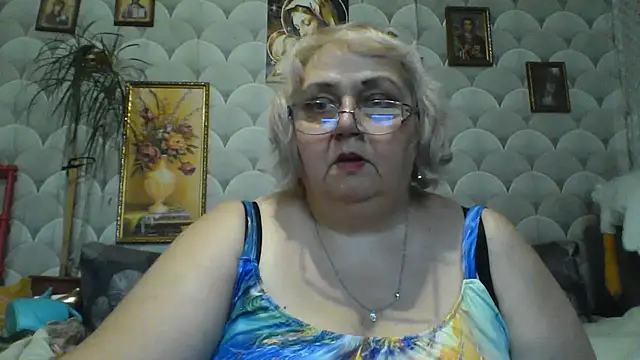 MarinaFarina53 online show from June 28, 2:45 pm