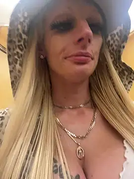 blonDDbombsheLL99 online show from May 29, 3:04 am