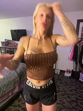 blonDDbombsheLL99 online show from May 27, 4:31 am