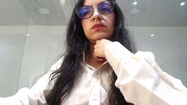 Lizeth White  online show from June 30, 8:19 pm