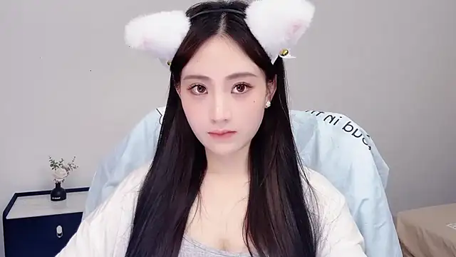  222Mia online show from May 15, 5:33 am