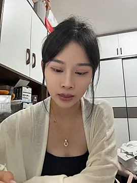 cuteluky18 online show from May 15, 12:08 pm