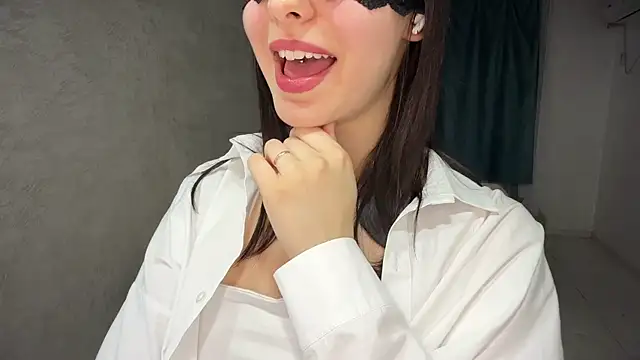 EliseVosse online show from May 15, 4:54 pm