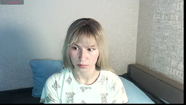polly holyy online show from May 18, 12:42 am