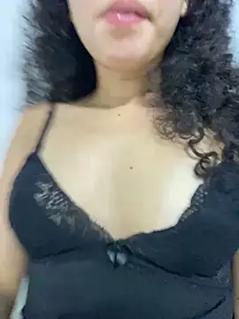 venuseyes25 online show from May 14, 12:27 am
