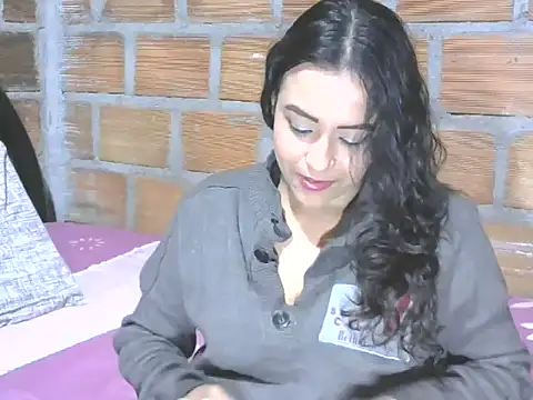 SamanthaPuxy1 online show from May 18, 2:43 am