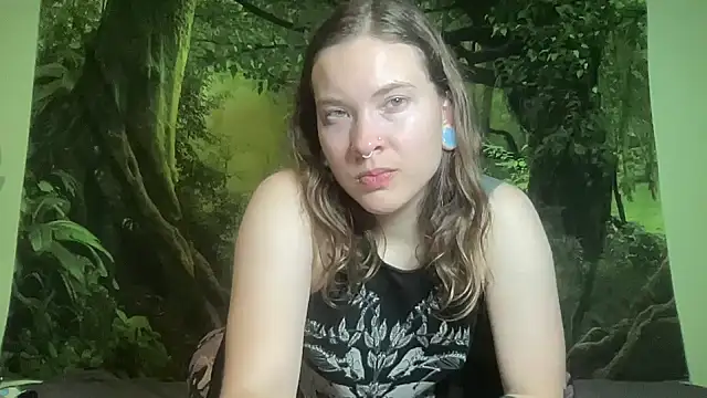 mo0ngoddess online show from June 6, 8:31 am