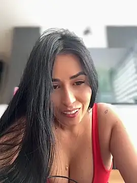 areviklusine1 online show from April 18, 7:07 pm