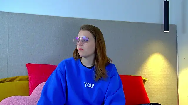AlexaAvery online show from June 14, 6:14 am