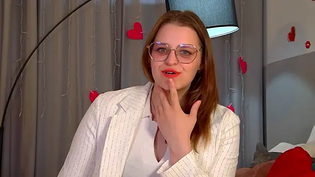 AlexaAvery online show from June 11, 6:27 pm