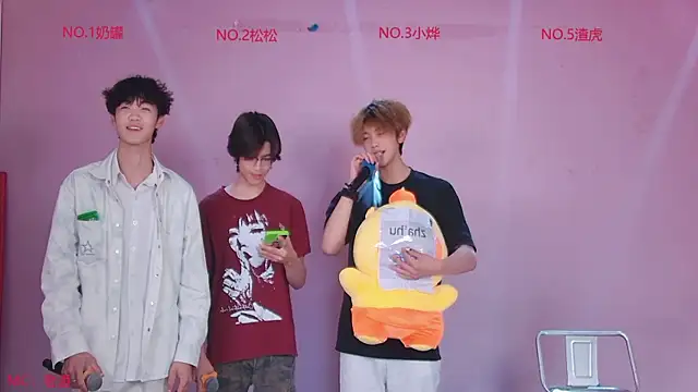 Crazyboy-001 online show from May 19, 2:51 am