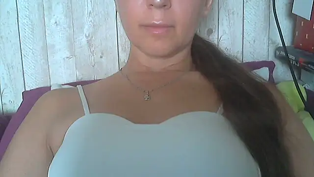 Bella--White online show from June 4, 5:45 am