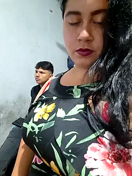 ParejaCurvy20 online show from July 2, 9:26 am