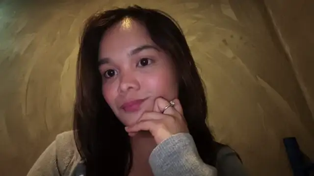 FlorrieBroaden online show from May 18, 8:31 am
