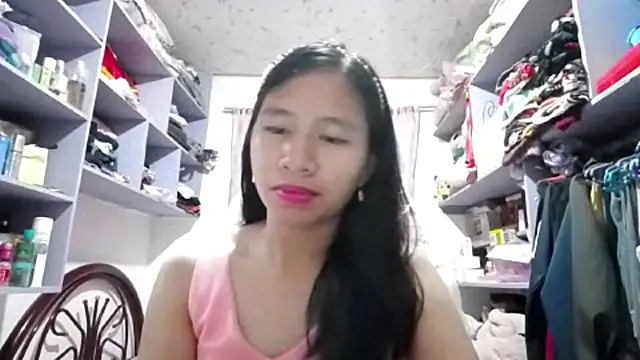 JoyeAmesbury online show from June 30, 11:42 am
