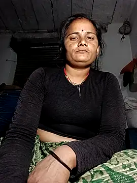 Poojalodhi444 online show from May 25, 3:33 pm