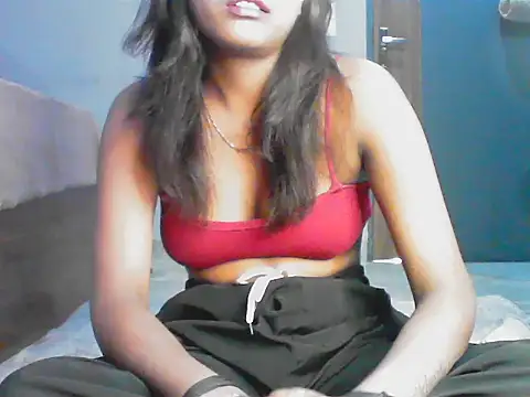 Diana Penty online show from May 18, 9:26 am