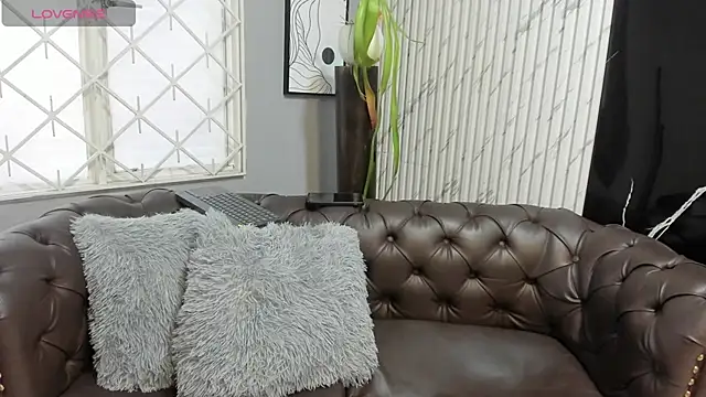 OliviaWilliamm online show from June 20, 11:36 am