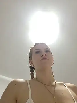 HotBlondie69 online show from July 29, 8:53 pm