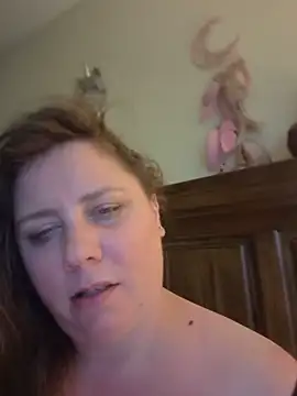 Bigtittymilkmommy online show from May 19, 5:42 pm