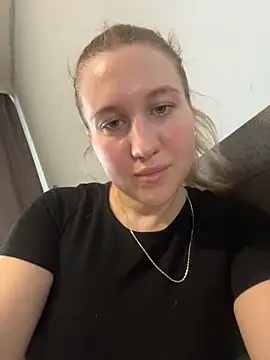 MarieHeartt online show from June 18, 9:14 am