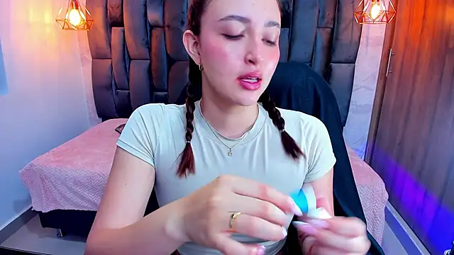 Miel ferrer online show from June 21, 2:54 pm