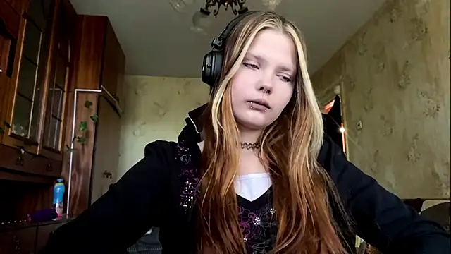 SusanaLeichty online show from May 23, 8:56 am