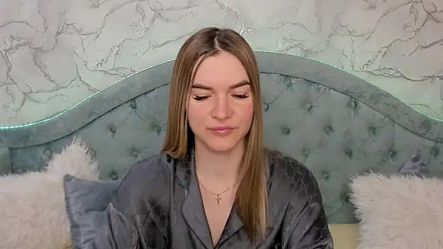 RoxyReignn online show from June 6, 11:33 pm