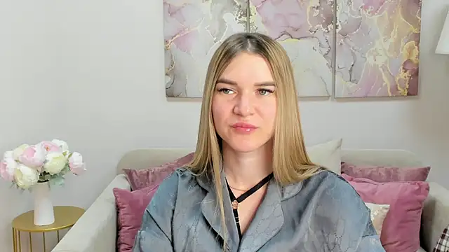 RoxyReignn online show from June 19, 10:13 pm