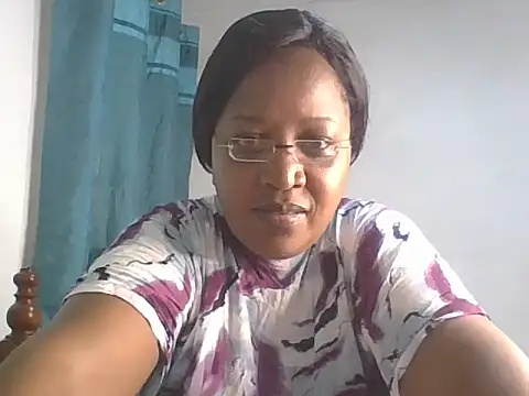 peacechloe online show from May 24, 6:12 am
