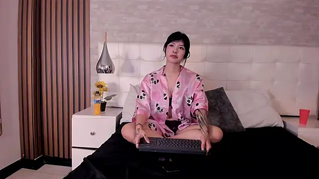 SofiaThoompson online show from June 14, 8:42 pm