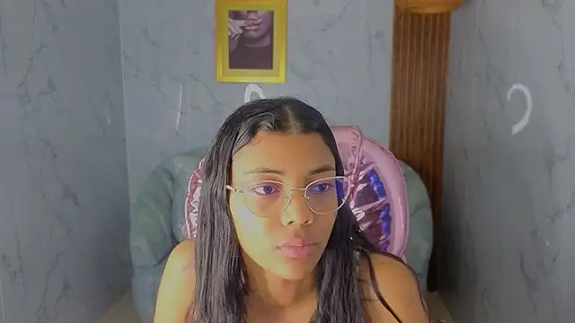 valentina gomez s online show from June 18, 12:43 pm
