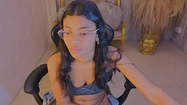 valentina gomez s online show from June 30, 1:32 pm