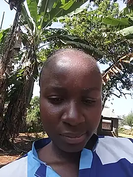 Ebonylouisa online show from July 7, 7:45 am
