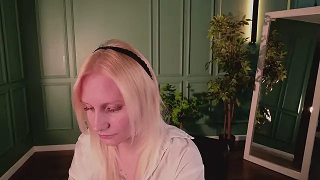 haleybooo online show from June 10, 12:26 pm