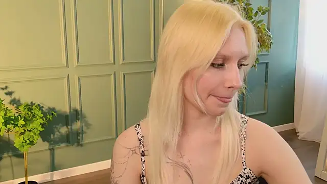 haleybooo online show from June 4, 9:25 am